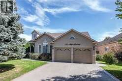 151 MOORE Crescent | Hamilton Ontario | Slide Image Two