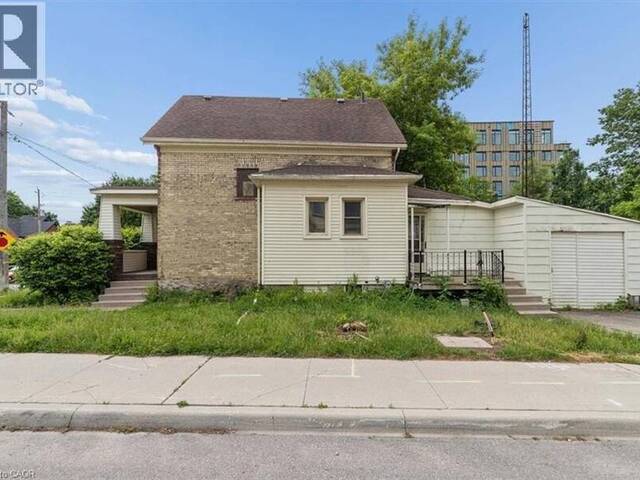 427 DUKE Street W Kitchener Ontario, N2H 3Y6 - 2 Bedrooms Home For Sale