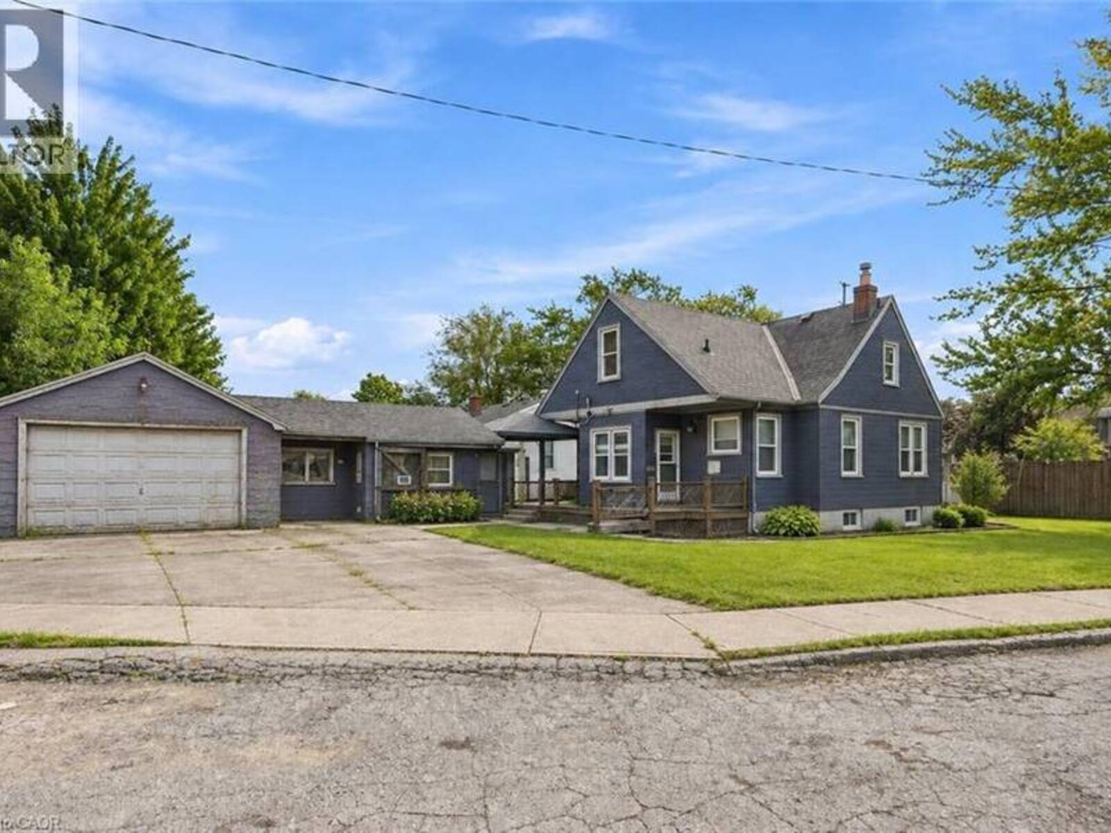 240 PELHAM Road, St. Catharines, Ontario L2S 1X6