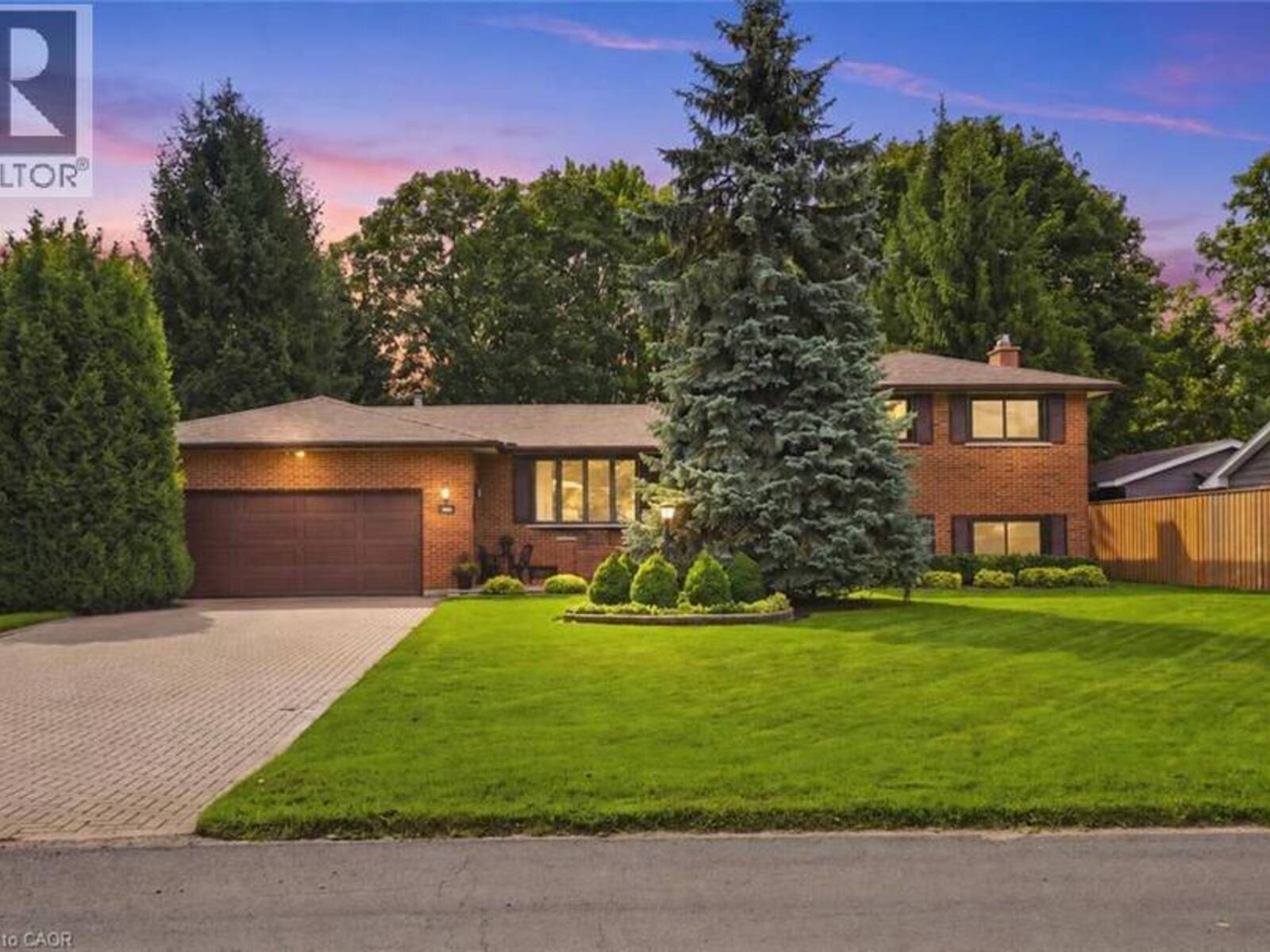 8 NORBERT Place, Kitchener, Ontario N2K 1E6