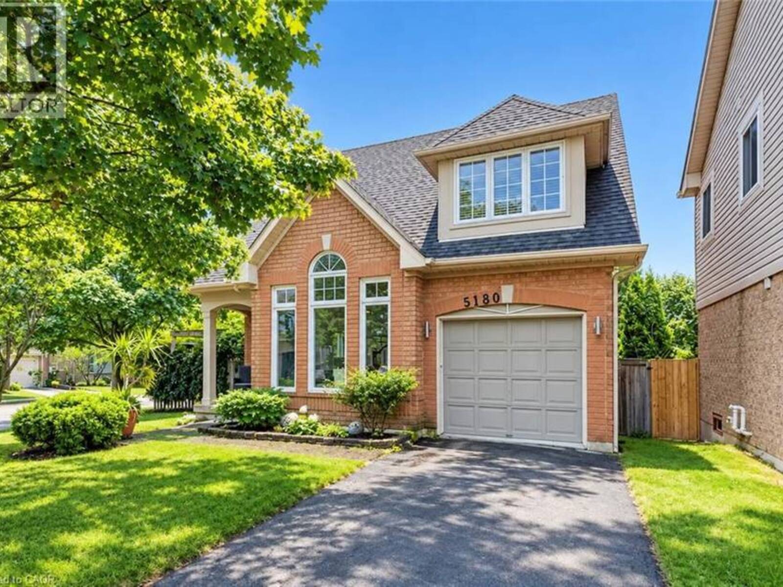 5180 BUNTON Crescent, Burlington, Ontario L7L 6J3