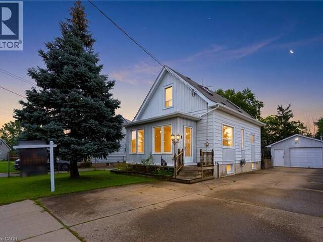 3 1/2 DUNDONALD Street St. Catharines Ontario, L2P 2A8 - 3 Bedrooms Home For Sale