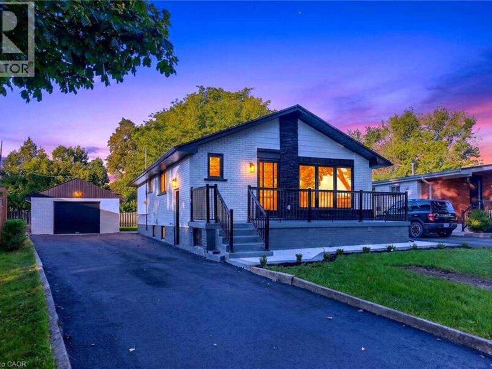 46 BOBOLINK Road, Hamilton, Ontario L9A 2P4