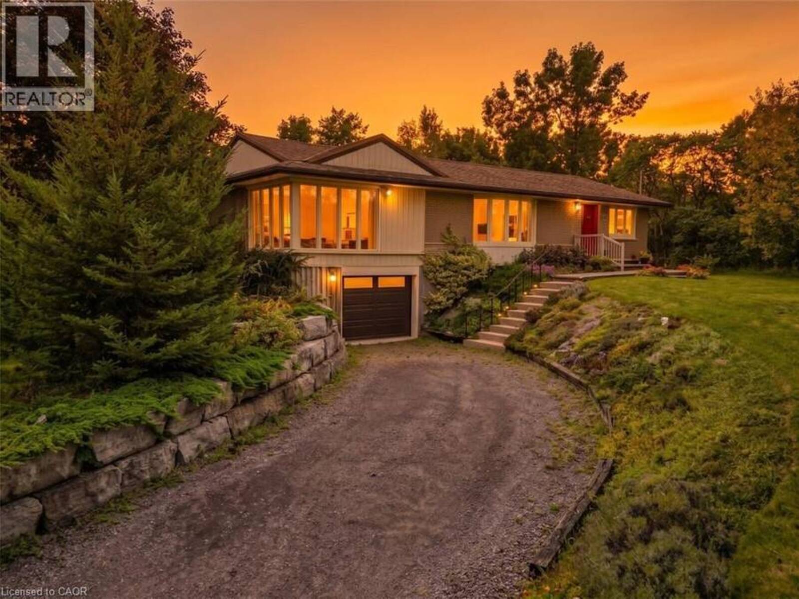 116 RUSS Road, Grimsby, Ontario L3M 4E7