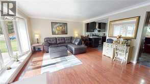 7 CAMBRIDGE Drive | Brantford Ontario | Slide Image Three