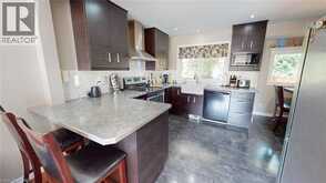 7 CAMBRIDGE Drive | Brantford Ontario | Slide Image Six