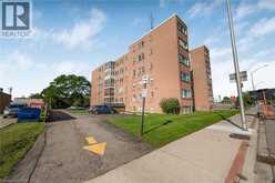824 BRANT Street Unit# 9 | Burlington Ontario | Slide Image Three