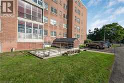 824 BRANT Street Unit# 9 | Burlington Ontario | Slide Image Four