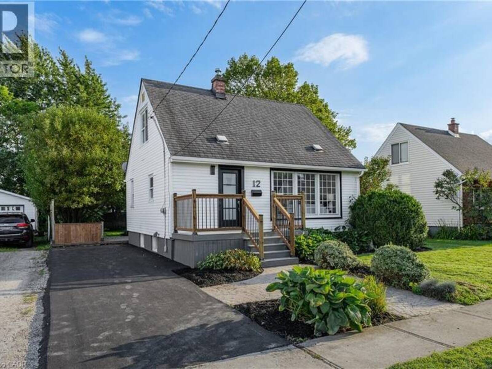 12 ADMIRAL Road, St. Catharines, Ontario L2P 1G5