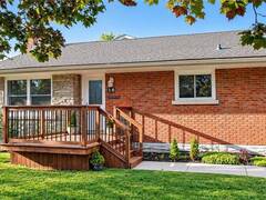 18 CLEARVIEW Drive Cambridge Ontario, N1S 1B2