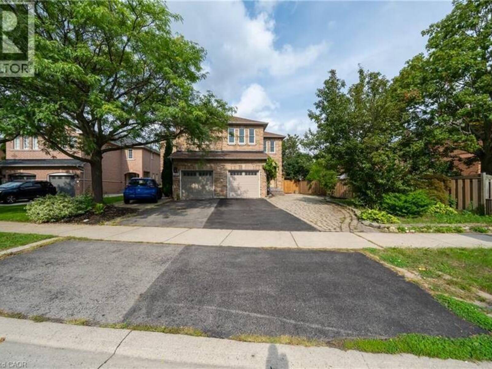 2031 WESTREE Drive, Oakville, Ontario L6M 3W3