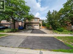 2031 WESTREE Drive Oakville Ontario, L6M 3W3