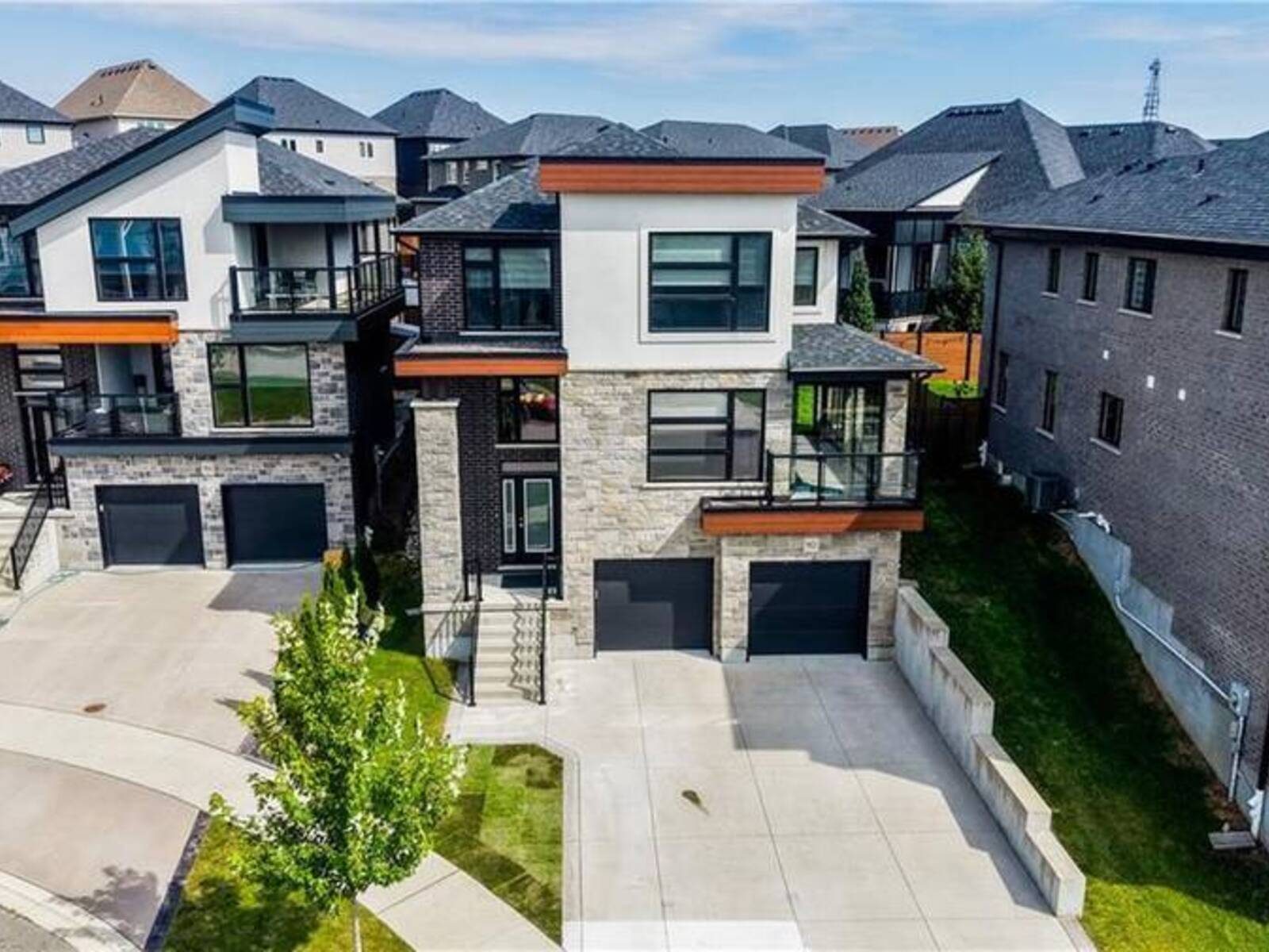 912 BLAIR CREEK Court, Kitchener, Ontario N2P 0J1
