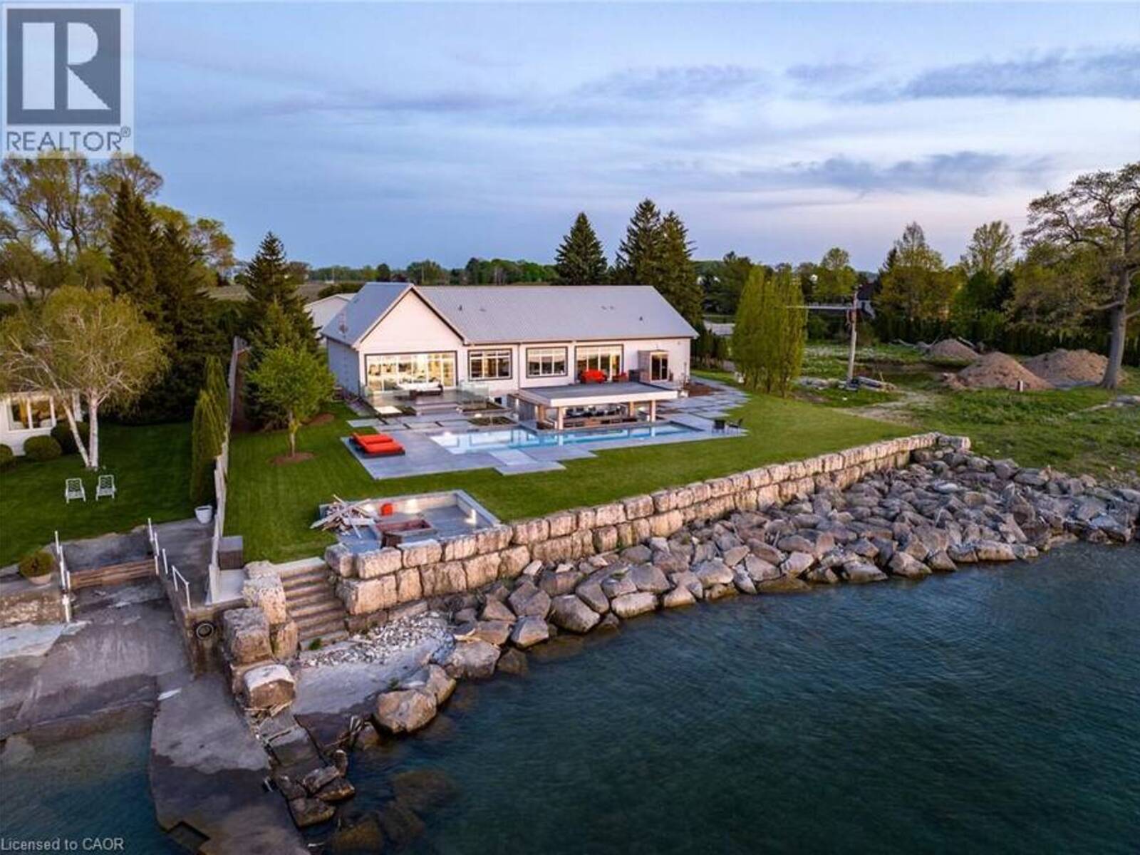 4 FIRELANE 4B, Niagara-on-the-Lake, Ontario L0S 1J0