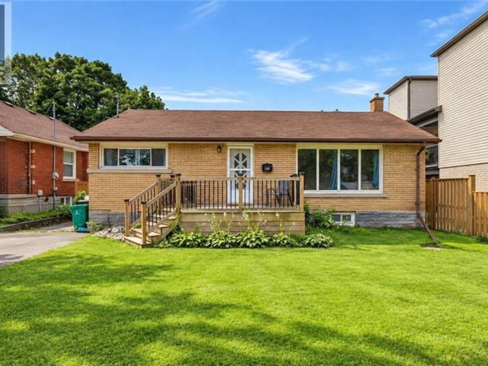 195 BELLEVIEW Avenue, Kitchener, Ontario N2B 1G6