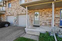 15 BRYAN Court | Kitchener Ontario | Slide Image Three
