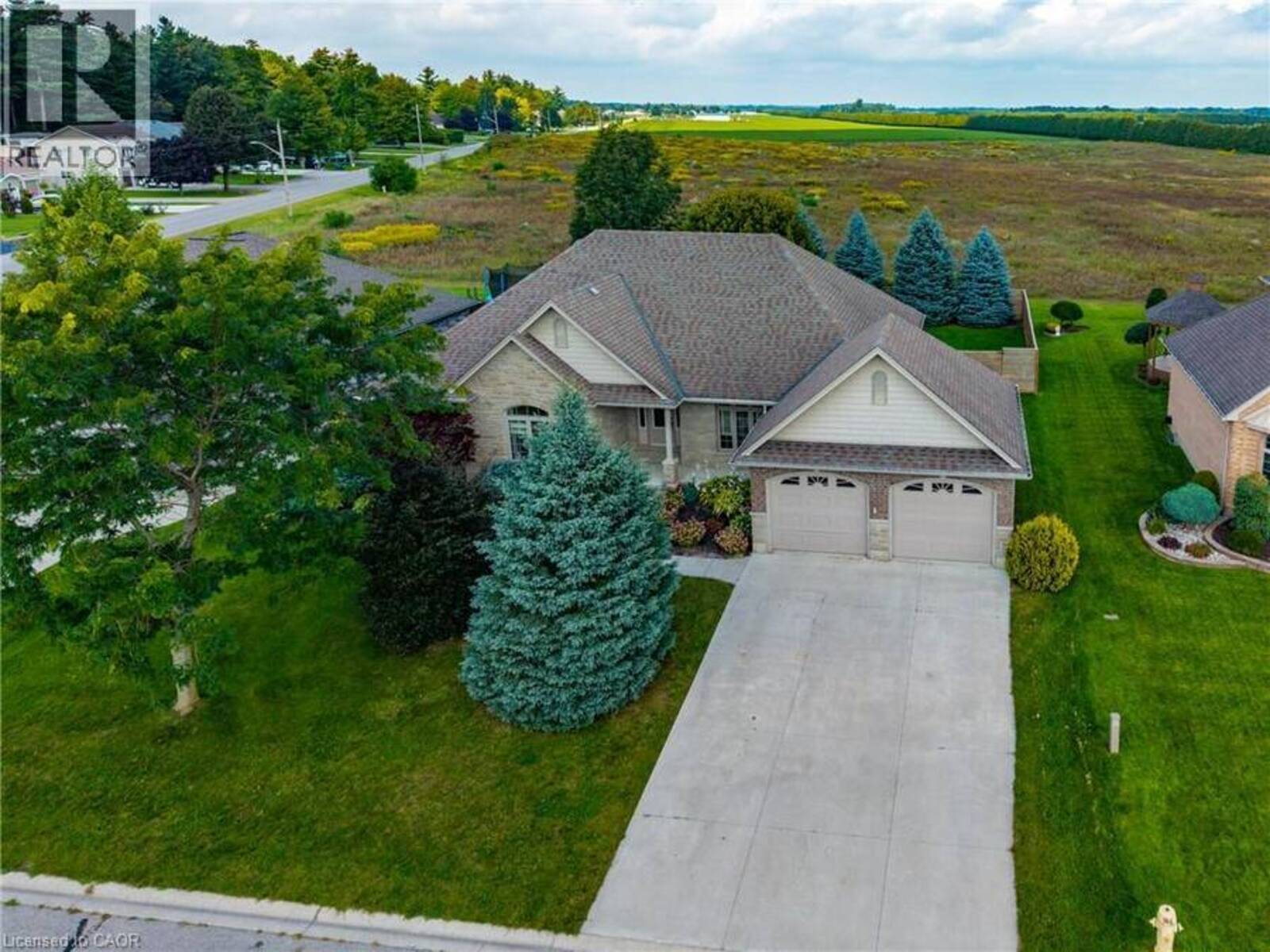24 MELODY Drive, Delhi, Ontario N4B 3E1
