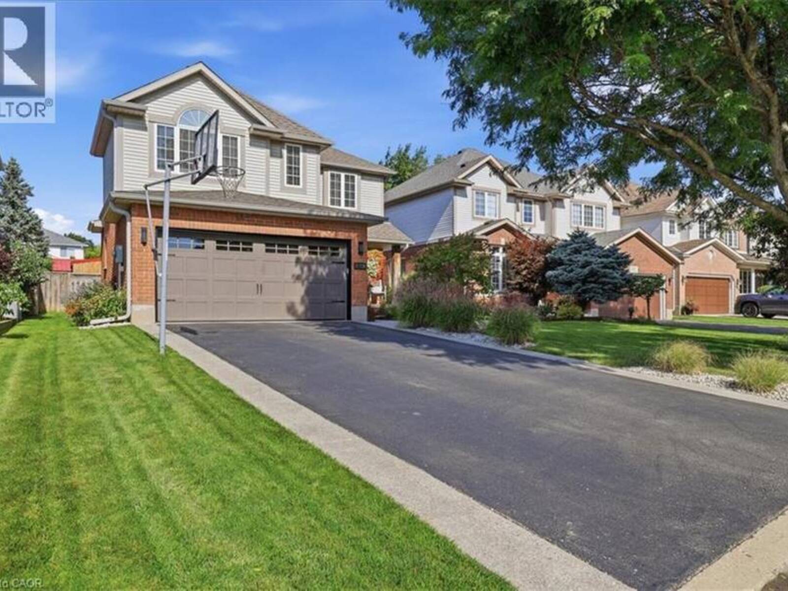 454 CABOT Trail, Waterloo, Ontario N2K 4C8