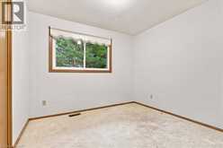 395 MOSSOM Place | Waterloo Ontario | Slide Image Thirteen