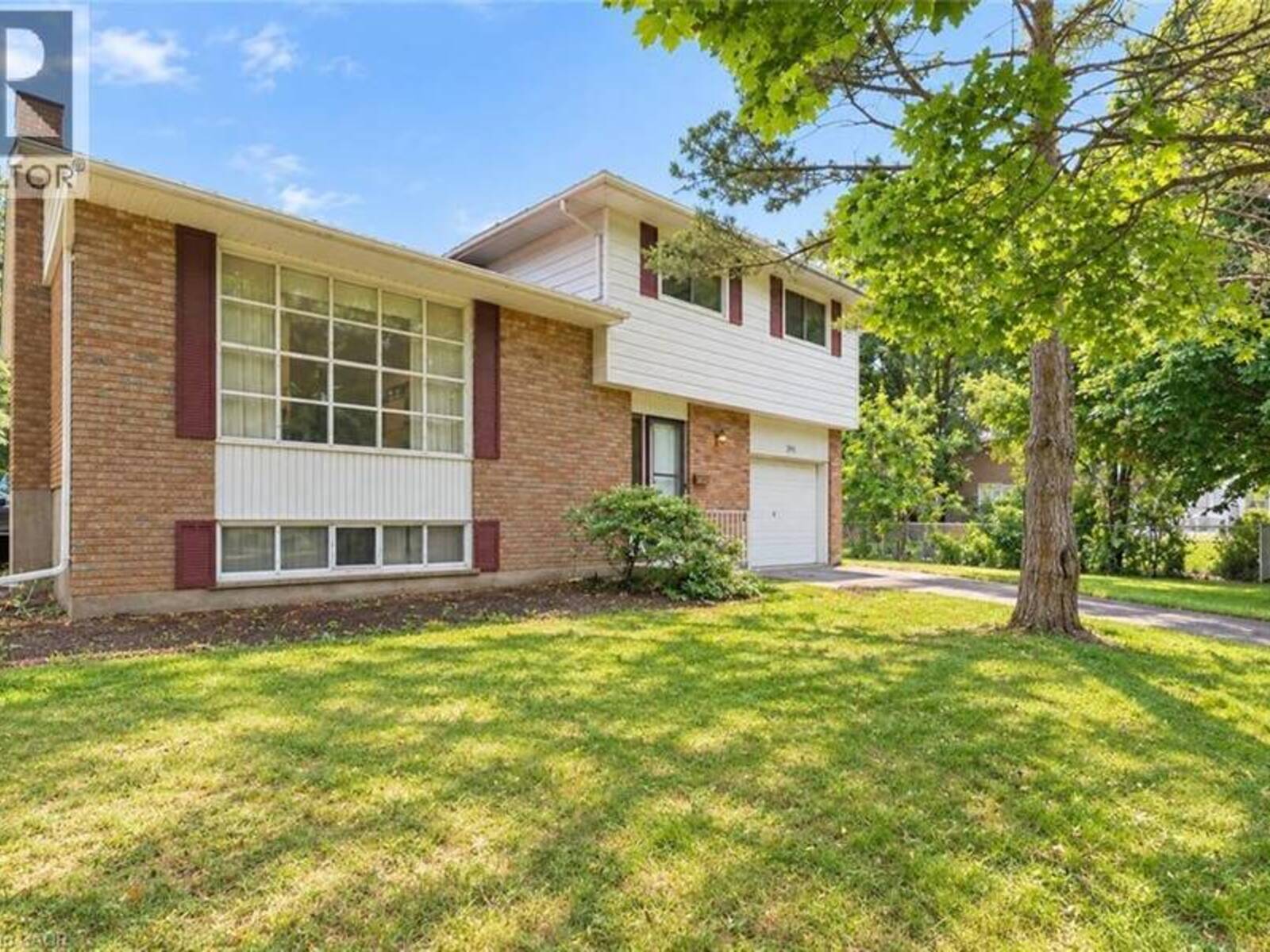 395 MOSSOM Place, Waterloo, Ontario N2K 2G7