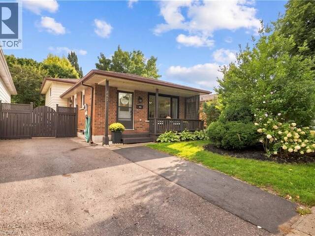 447 DRUMMERHILL Crescent Waterloo Ontario, N2T 1G3 - Property For Sale