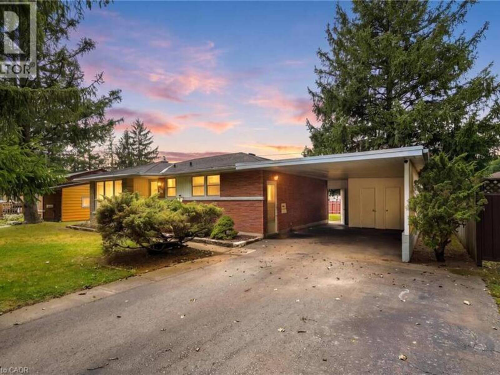 1280 ELEANOR Avenue, Cambridge, Ontario N3H 4N1