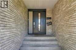 2390 SINCLAIR Circle | Burlington Ontario | Slide Image Three