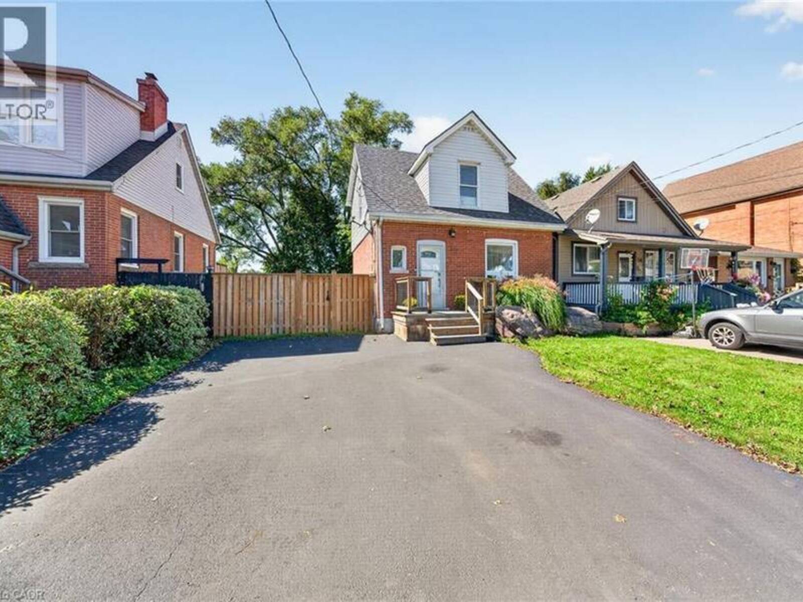 56 EAST 23RD Street, Hamilton, Ontario L8V 2W6
