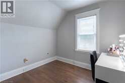 124 BALSAM Avenue N | Hamilton Ontario | Slide Image Forty-one