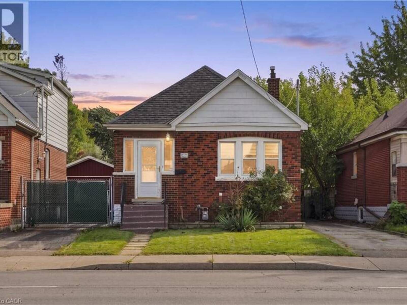 1494 MAIN Street E, Hamilton, Ontario L8K 1E1