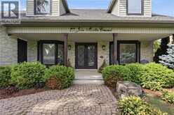 27 JOHN MARTIN Crescent | Hamilton Ontario | Slide Image Three