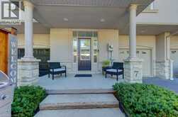 455 CLARIDGE Road Unit# 7 | Burlington Ontario | Slide Image Seven