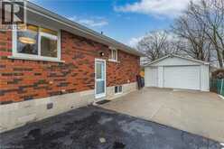 27 BLENHEIM Drive | Hamilton Ontario | Slide Image Thirty-four