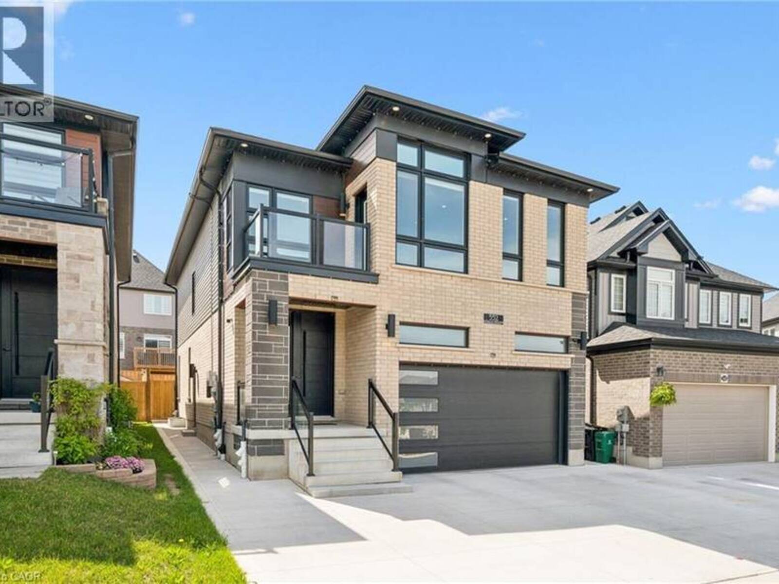 552 NATHALIE Crescent, Kitchener, Ontario N2E 0H9