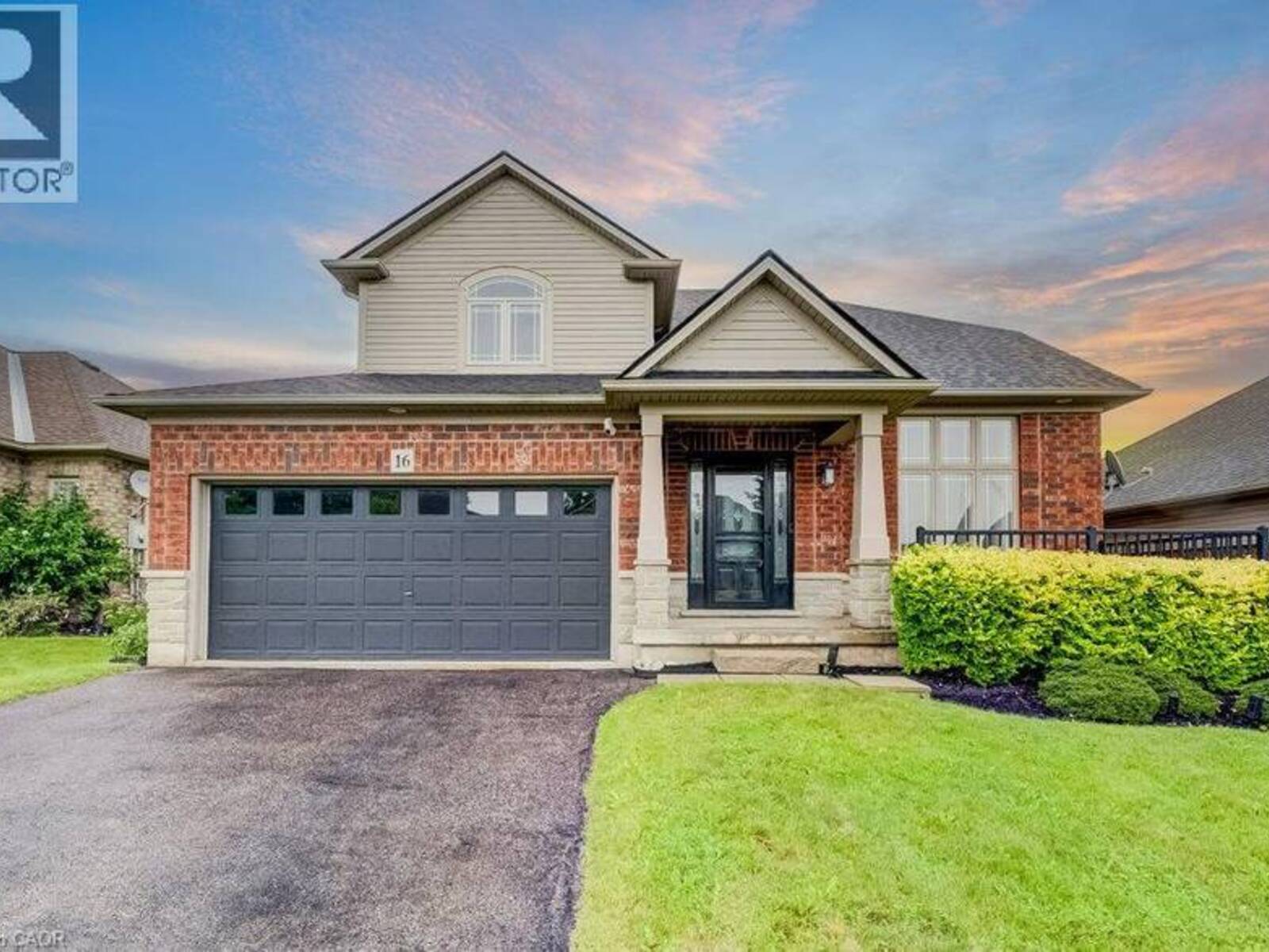 16 IRONGATE Drive, Paris, Ontario N3L 4G4