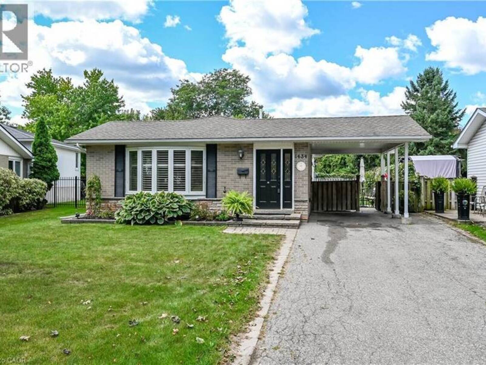 1434 DEWBOURNE Crescent, Burlington, Ontario L7M 1E7