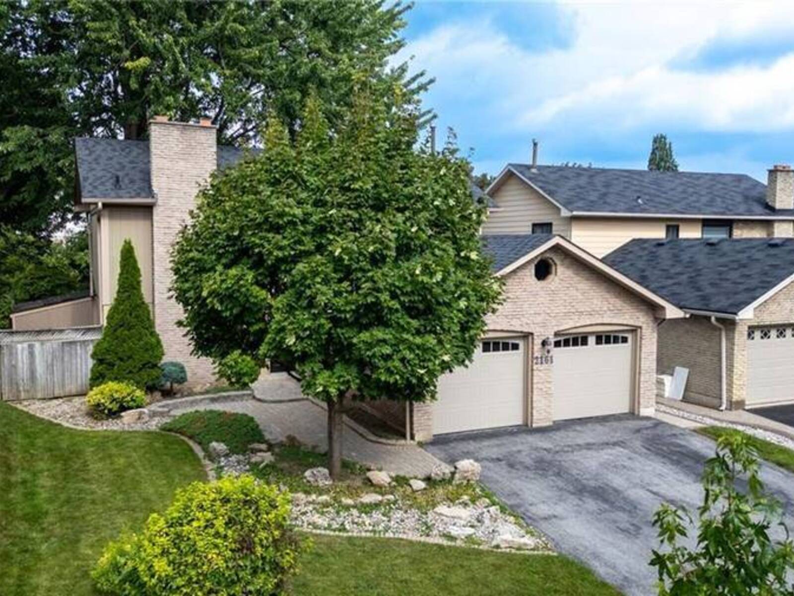 2161 DEVLIN Drive, Burlington, Ontario L7P 3C6