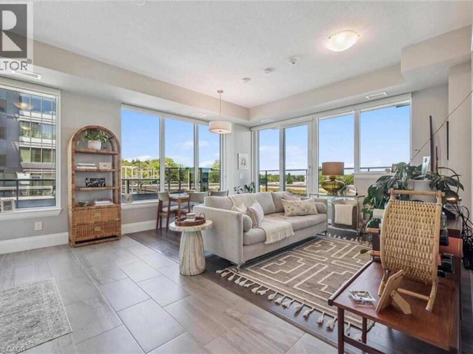 73 ARTHUR Street S Unit# 402, Guelph, Ontario N1E 0S6