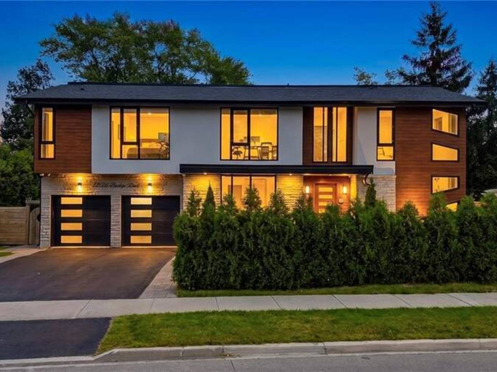 1526 BRIDGE Road, Oakville, Ontario L6L 2E3