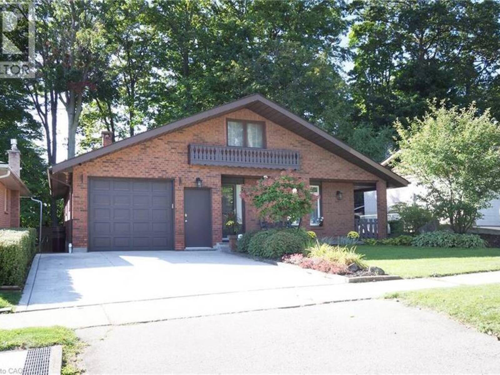 185 SOUTHWOOD Drive, Kitchener, Ontario N2E 2B2
