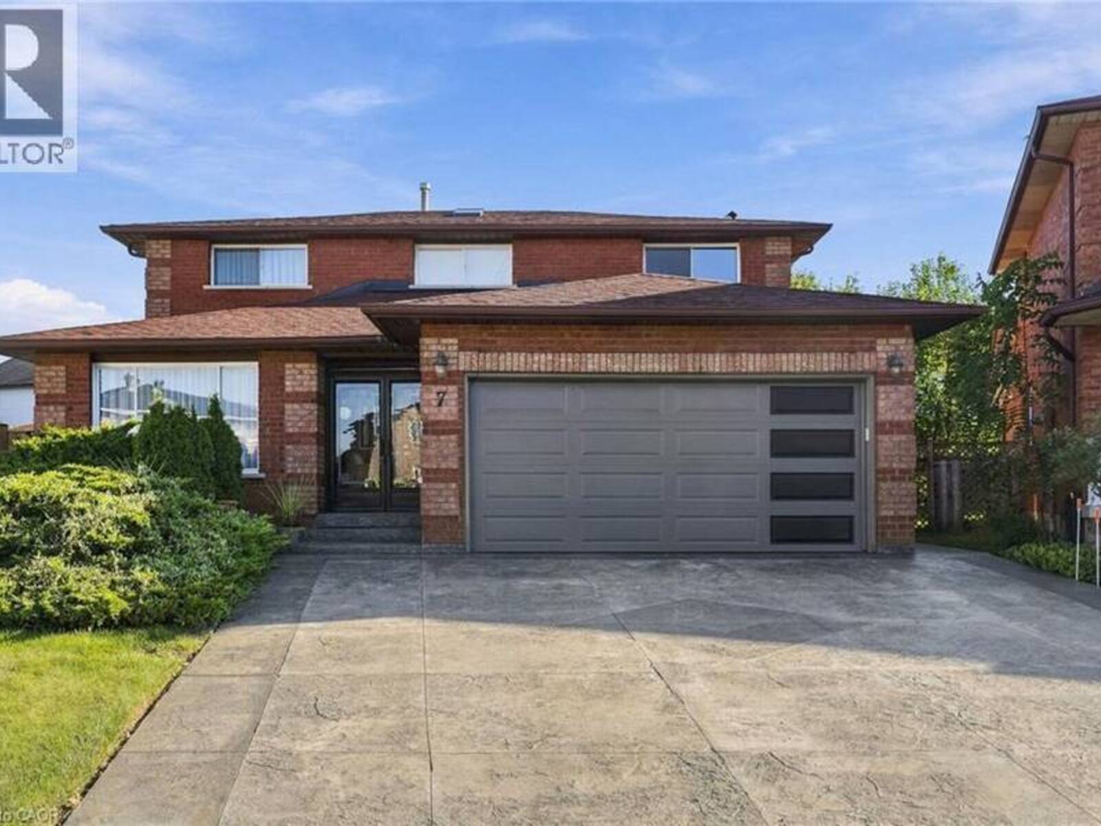 7 ARGON Court, Hamilton, Ontario L9C 7E5