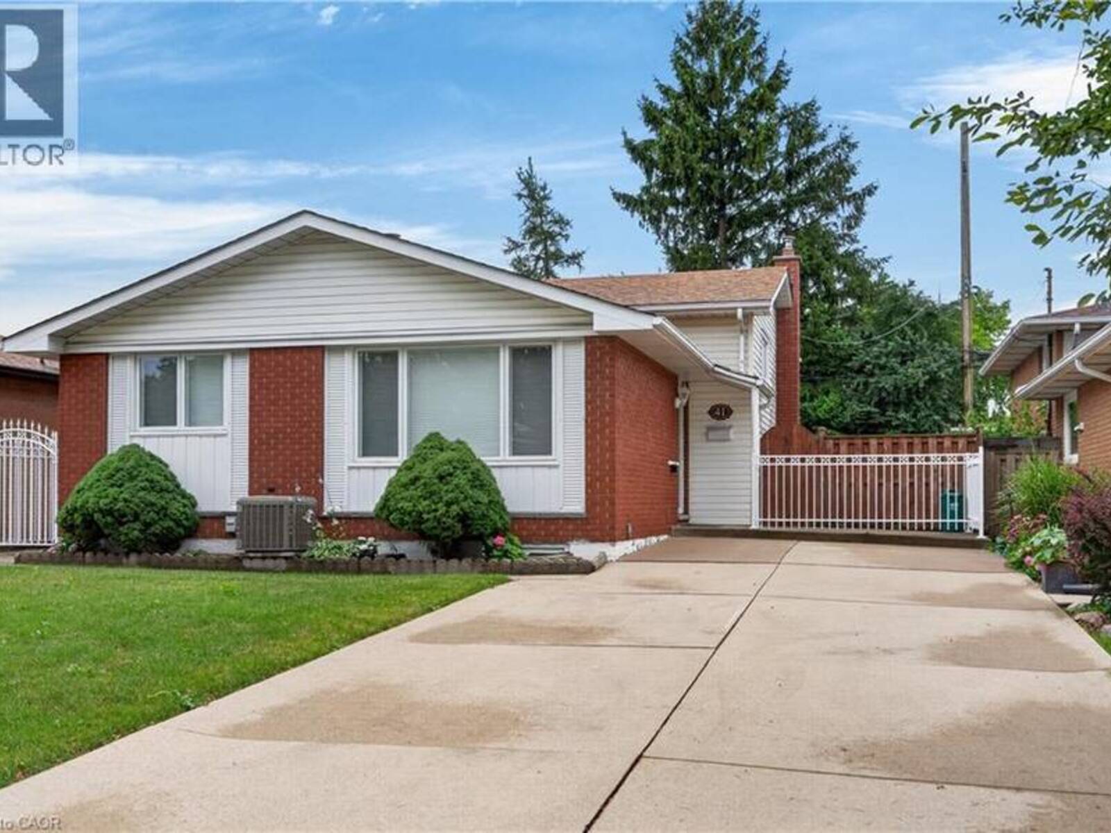 41 DARLINGTON Drive, Hamilton, Ontario L9C 2L8