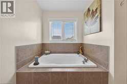 97 SIRENTE Drive | Hamilton Ontario | Slide Image Forty-one