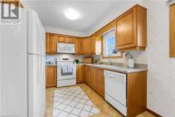 2134 CARTIER Crescent | Burlington Ontario | Slide Image Eleven