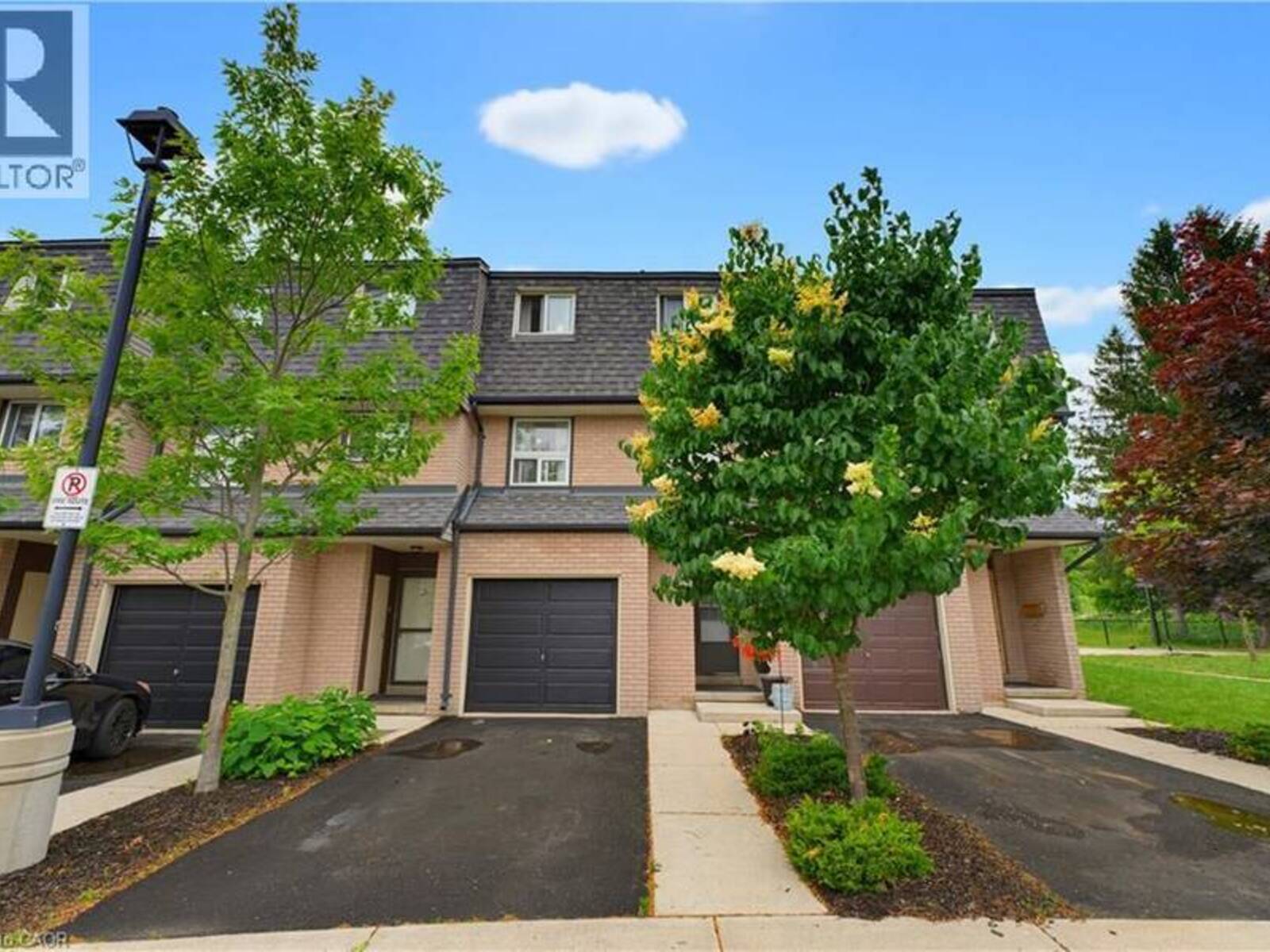 138 BLACKHORNE Drive Unit# 4, Kitchener, Ontario N2E 1Z3