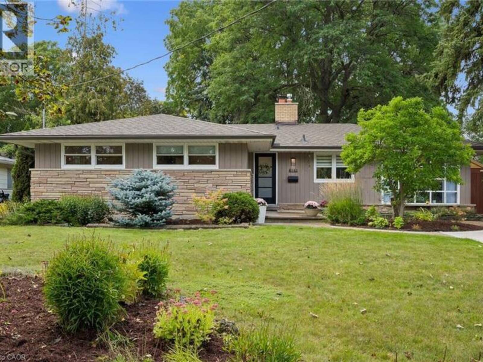 142 STONYBROOK Drive, Kitchener, Ontario N2M 4L7