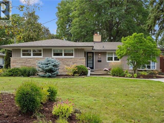 142 STONYBROOK Drive Kitchener Ontario, N2M 4L7 - 4 Bedrooms Home For Sale