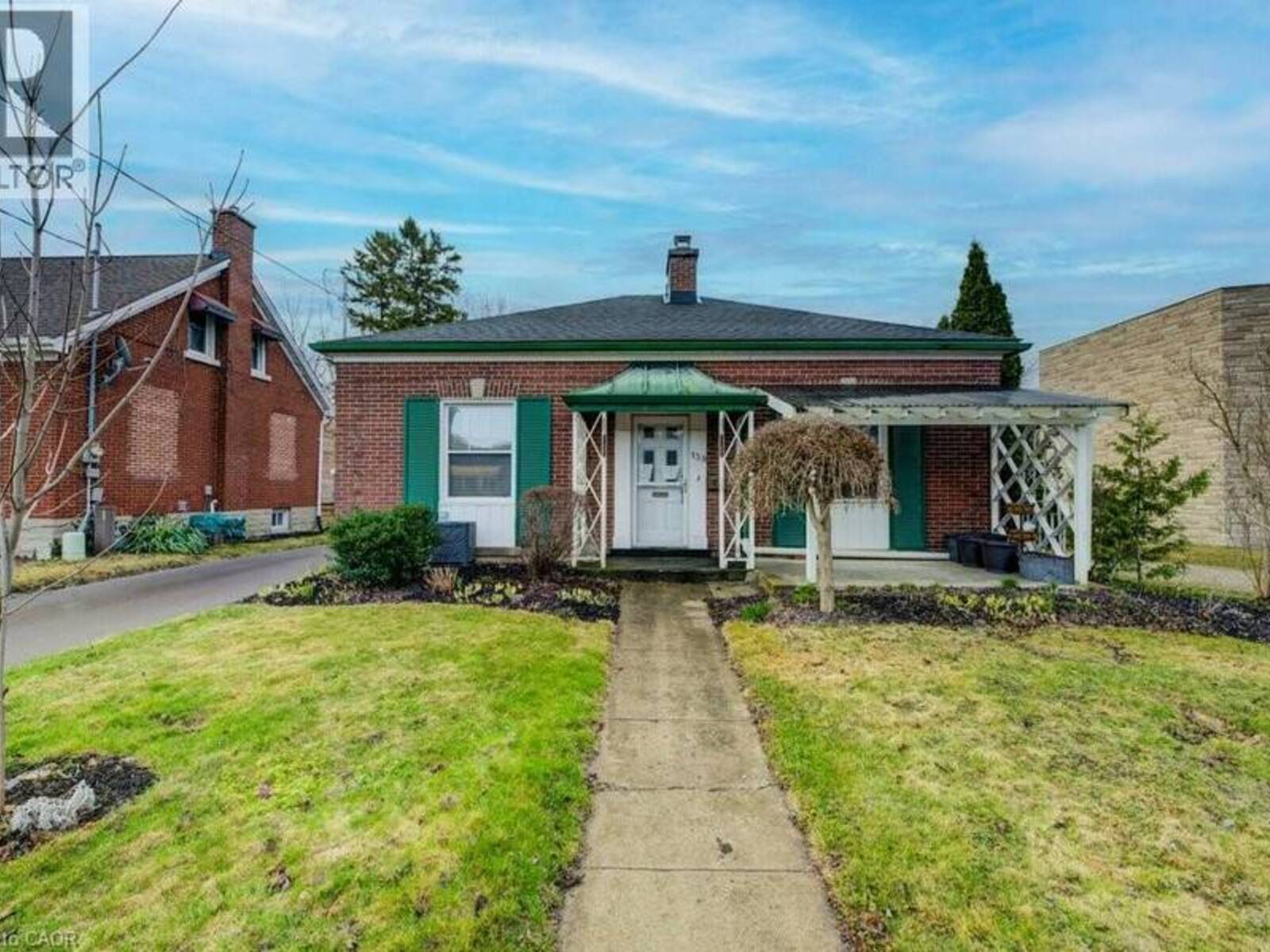 139 STIRLING Avenue S, Kitchener, Ontario N2G 3N8