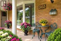 2033 SAXON Road | Oakville Ontario | Slide Image Three