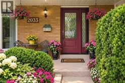 2033 SAXON Road | Oakville Ontario | Slide Image Four
